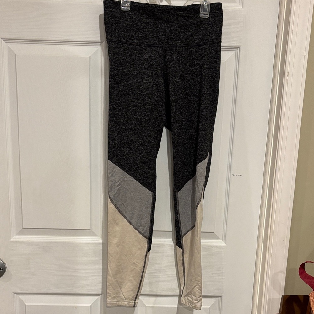 Old Navy Black Gray and Cream Colorblock Leggings